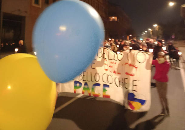 Fiaccolata per la pace in Ucraina a Dairago