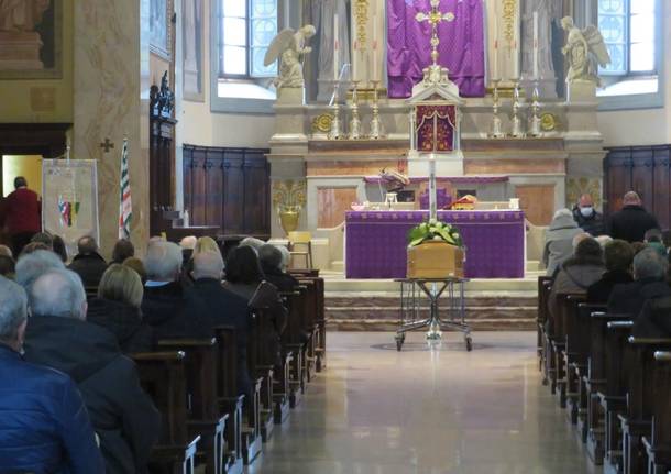 Nella chiesa Santo Stefano a Nerviano i funerali di Luciano Fontana