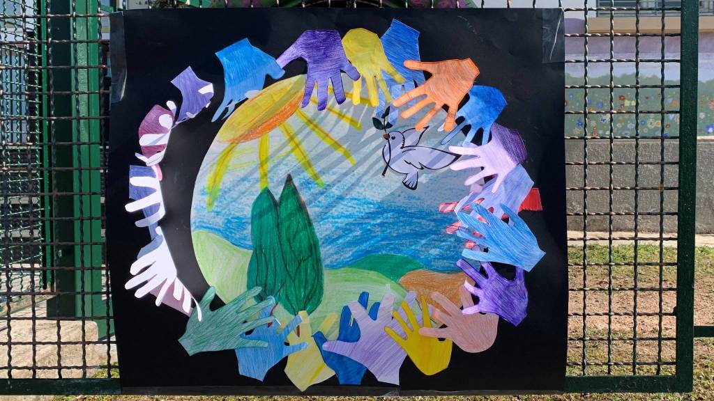 I messaggi di pace dei bambini della scuola elementare di Morosolo