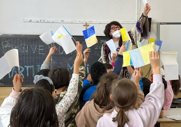 I primi due bimbi ucraini in fuga dalla guerra entrano nelle scuole di varese