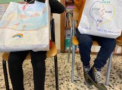 I primi kit di benvenuto a varese ai bambini del centro nai