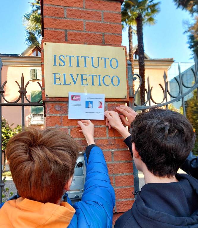 I ragazzi dell'Istituto Salesiano portano pillole di Dante in giro per Lugano