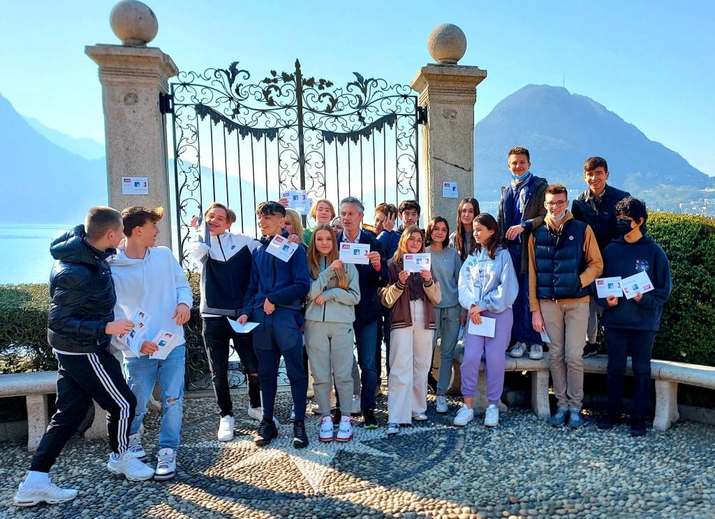 I ragazzi dell'Istituto Salesiano portano pillole di Dante in giro per Lugano