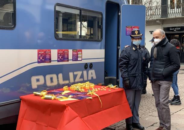 Il camper della Polizia a Varese per la giornata della Donna