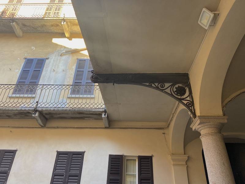 Il palazzo di via Postcastello a Gallarate