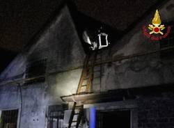 incendio tintoria busto arsizio vigili del fuoco notte