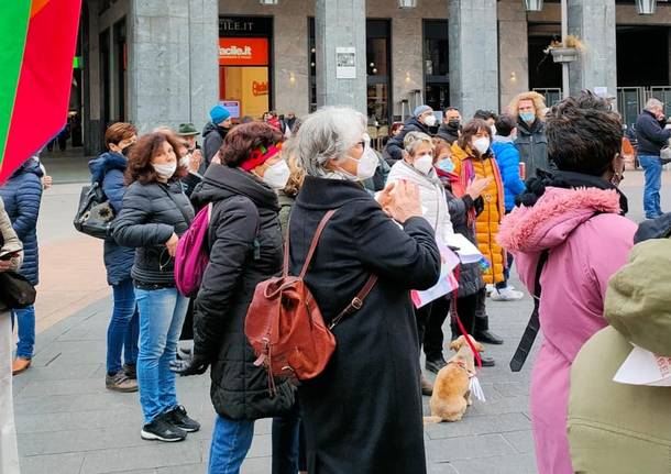 La manifestazione contro la guerra di Varese