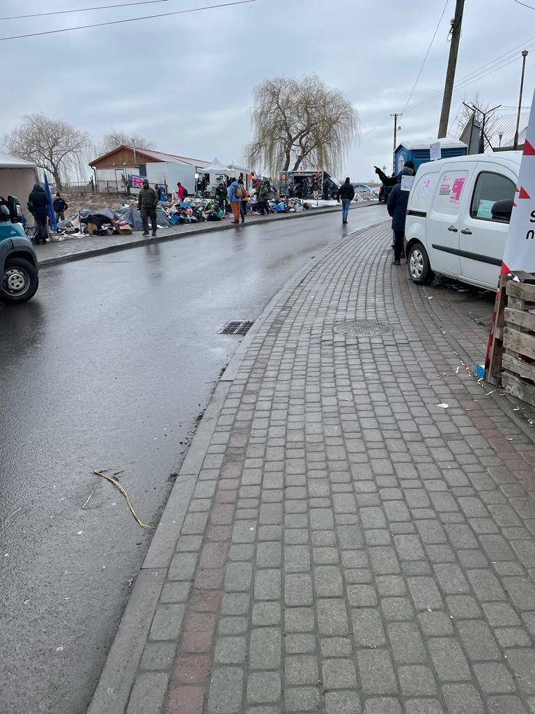 La staffetta di aiuti da Canegrate e Medyka