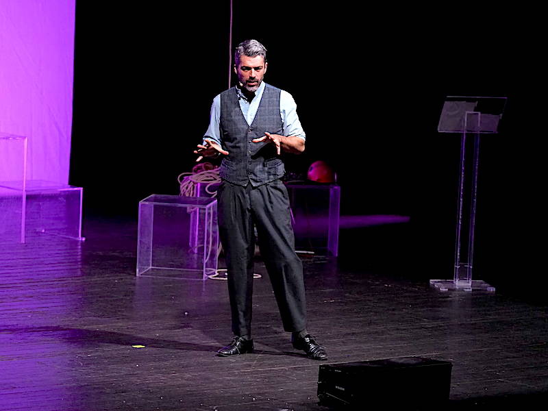 Luca Argentero al Teatro di Varese (foto di Roberto Gernetti)