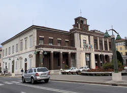 comune municipio luino