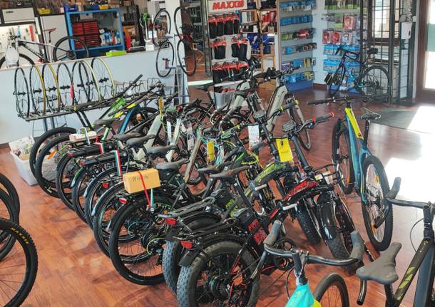 autorizzazioni ats per negozi biciclette con società sas