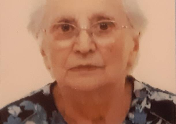 Nonna Rosa compie 100 anni, gli auguri di figli, nipoti e bisnipoti