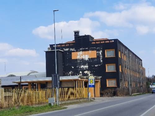 Per Uboldo - Colombo Sindaco: "Degrado e abbandono all'ex Lazzaroni. La Giunta intervenga"