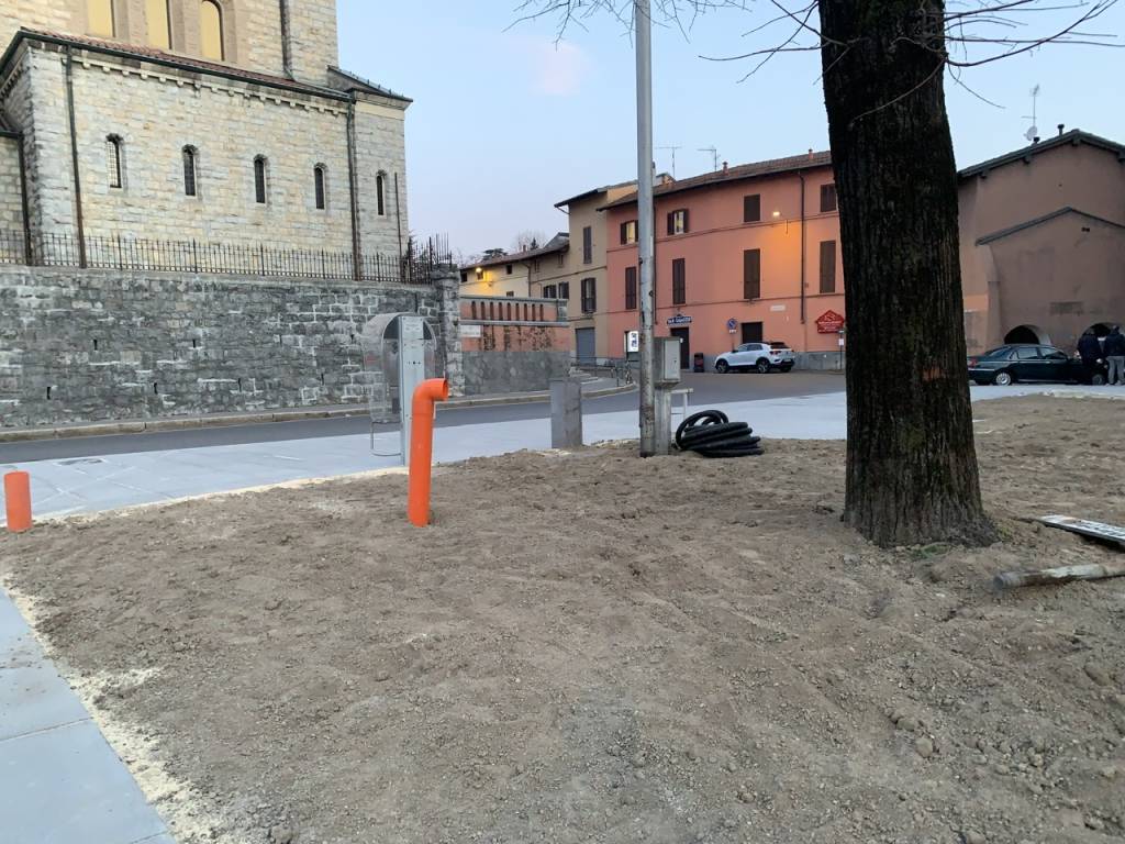 Piazza Biroldi di nuovo libera