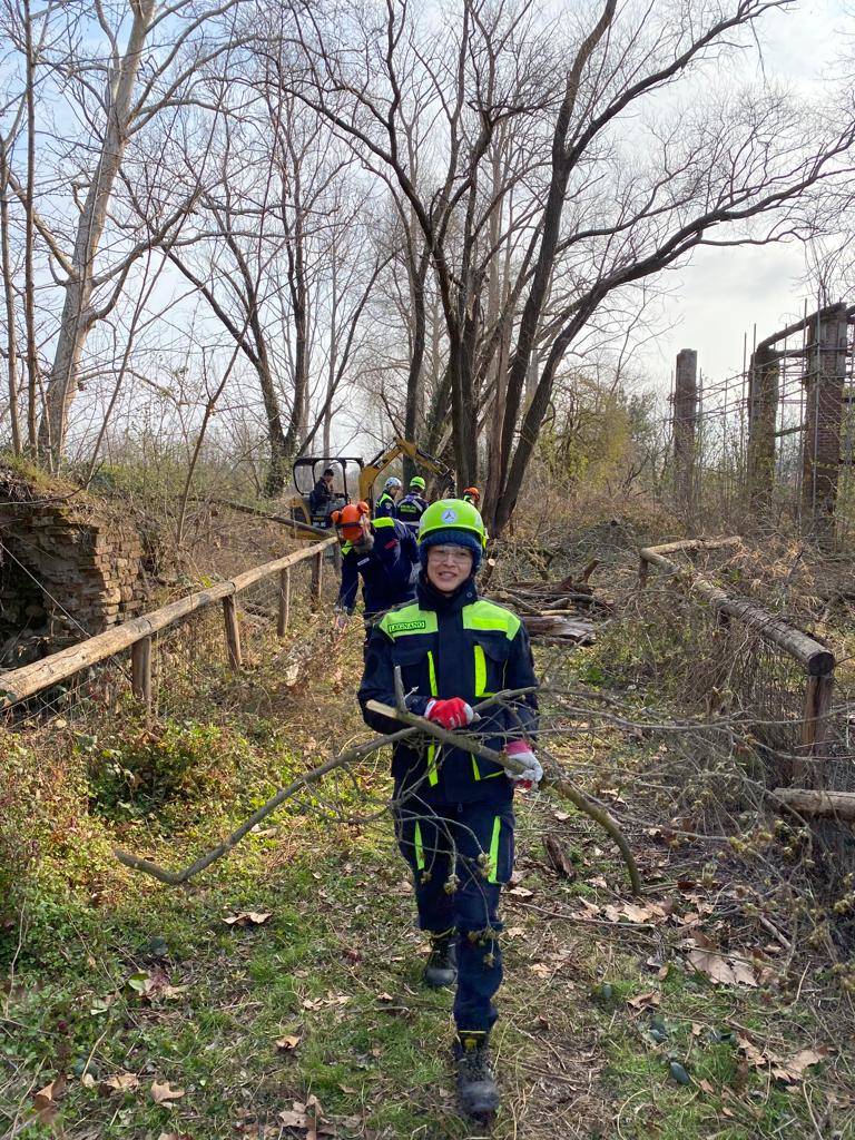 Protezione civile di Legnano all'opera al Parco dei Mulini