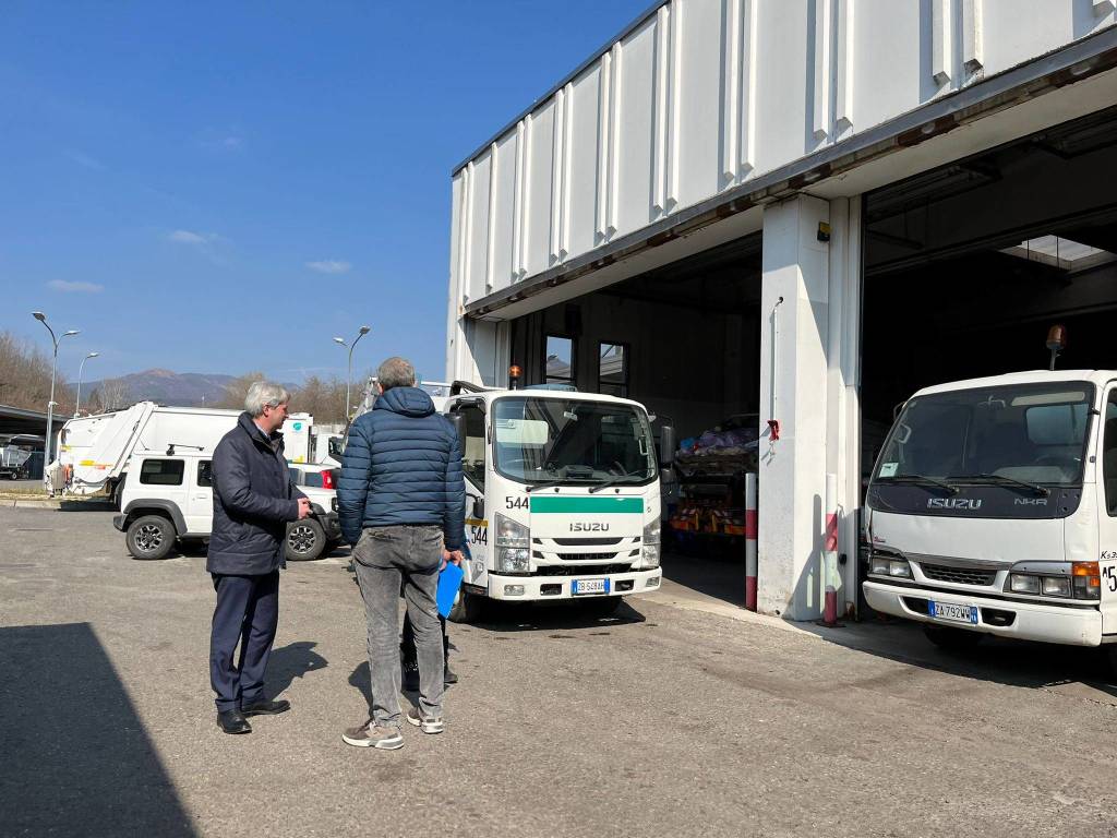 Sopralluogo all'ex sede Aspem: possibile futuro deposito dei bus di Varese?