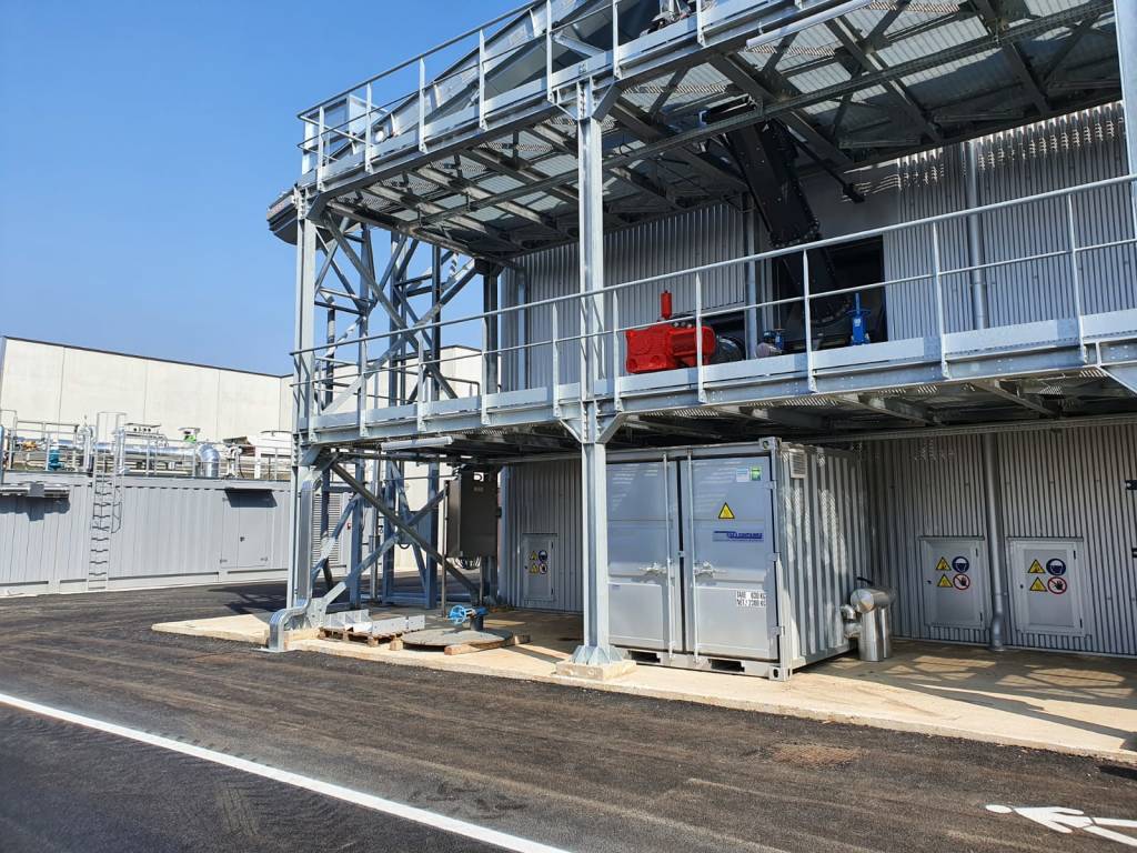 Taglio del nastro per il nuovo impianto per la produzione di biometano a Legnano