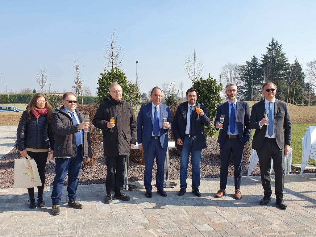 Taglio del nastro per il nuovo impianto per la produzione di biometano a Legnano