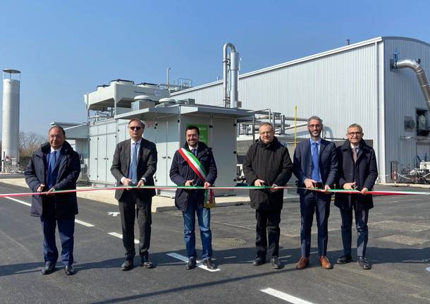 Taglio del nastro per il nuovo impianto per la produzione di biometano a Legnano