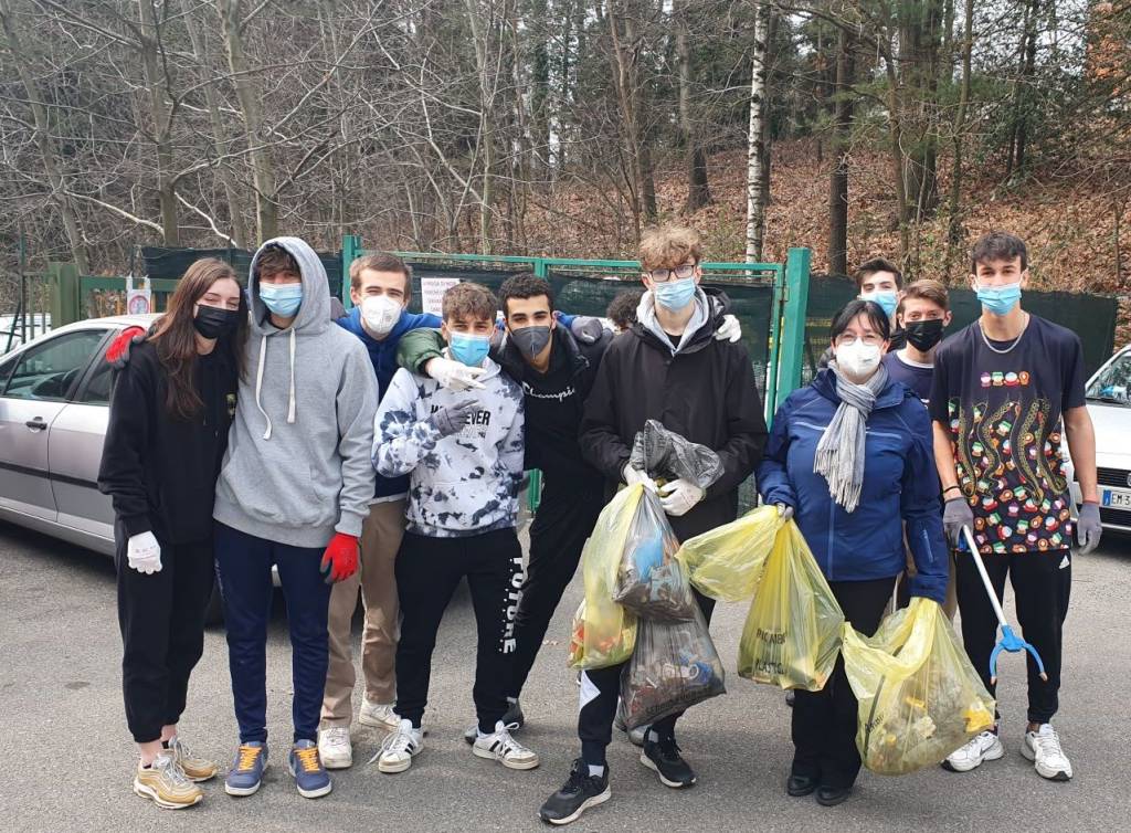 Tradate - Gli studenti del Geymonat con Legambiente