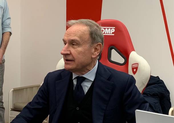 Visita Gianni Petrucci palazzetto Varese 2022