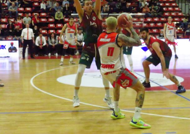 Basket: Legnano sfida Omegna