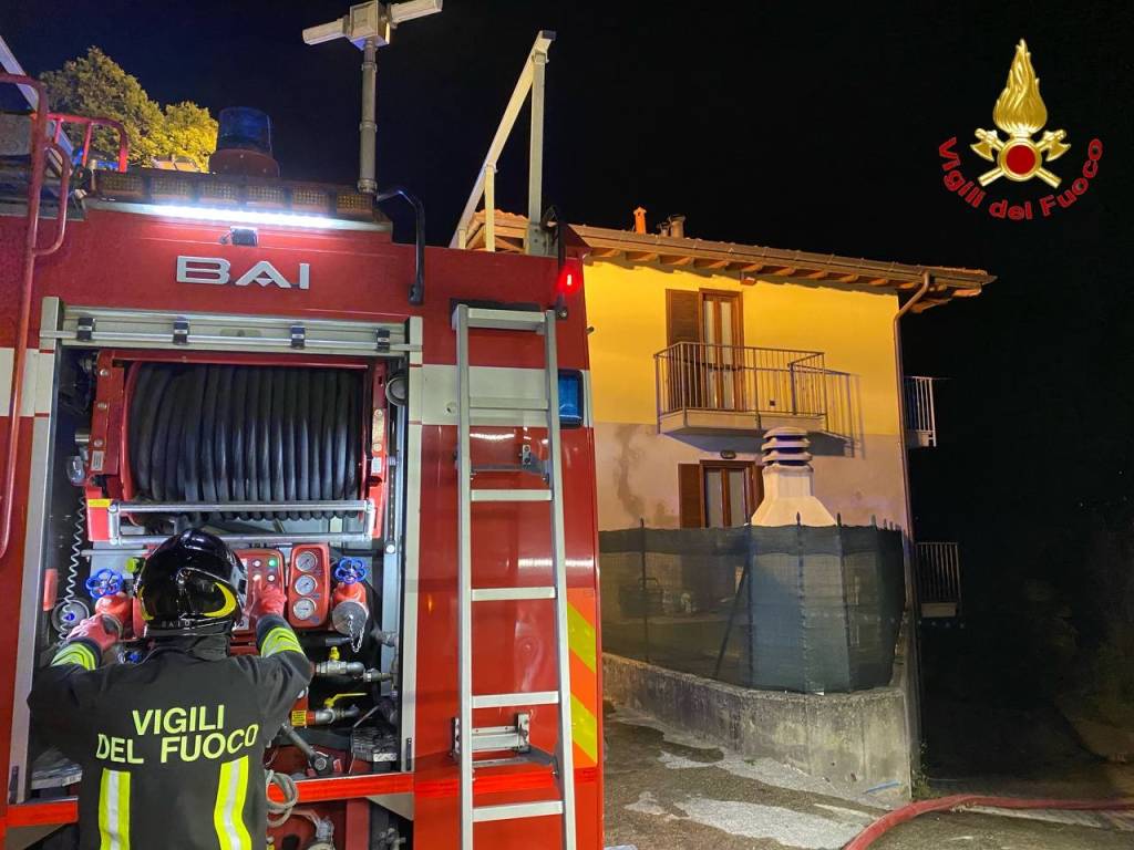 Incendio a Montegrino Valtravaglia