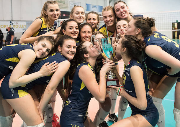 Il Gorla Volley festeggia il titolo provinciale under 18