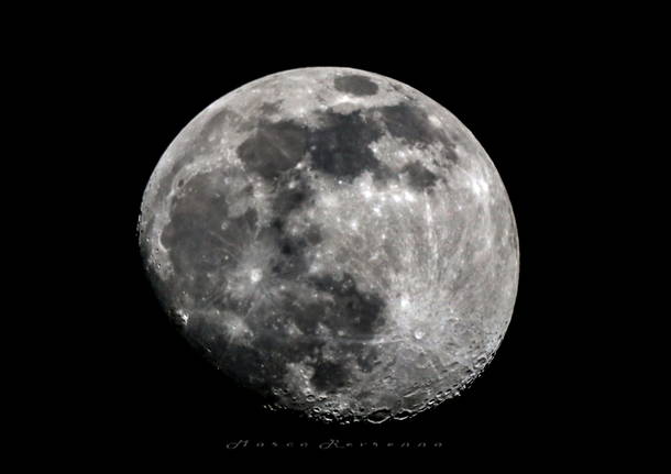 Il fascino senza tempo della luna