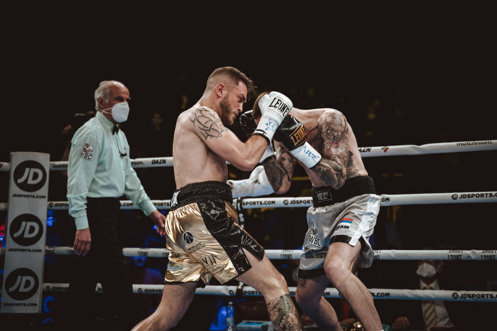 Ivan Zucco conquista a Verbania il titolo internazionale WBC di boxe