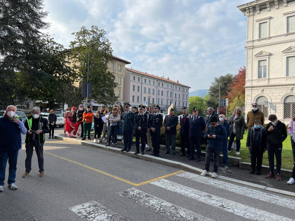 Cinque pietre d’inciampo inaugurate a Luino