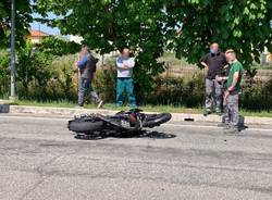Incidente tra un\'auto e una moto a Cavaria con Premezzo