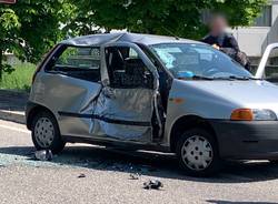 Incidente tra un\'auto e una moto a Cavaria con Premezzo