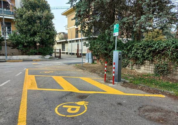 colonnine ricarica mezzi elettrici parabiago