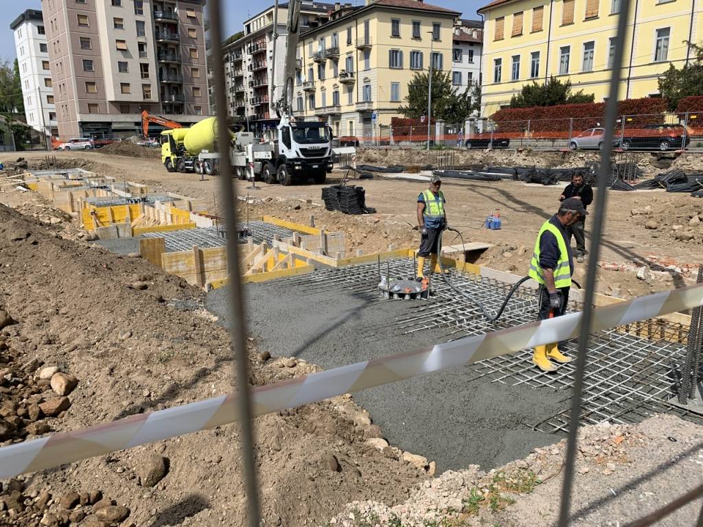 Cominciano i lavori in via Carcano