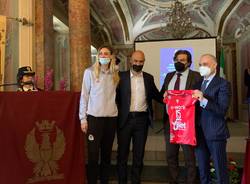 Dalla maglia di Ibrahimovic ai robot della scientifica: tutto il glamour della festa della polizia