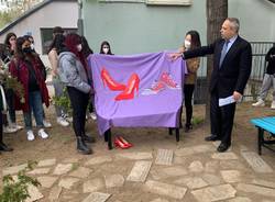 Inaugurazione panchine letterarie al Newton di Varese