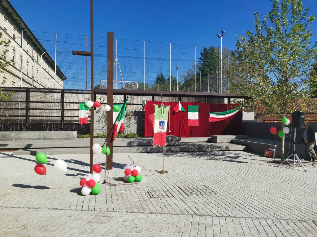 Inaugurazione piazza XXV Aprile a Gorla Minore 