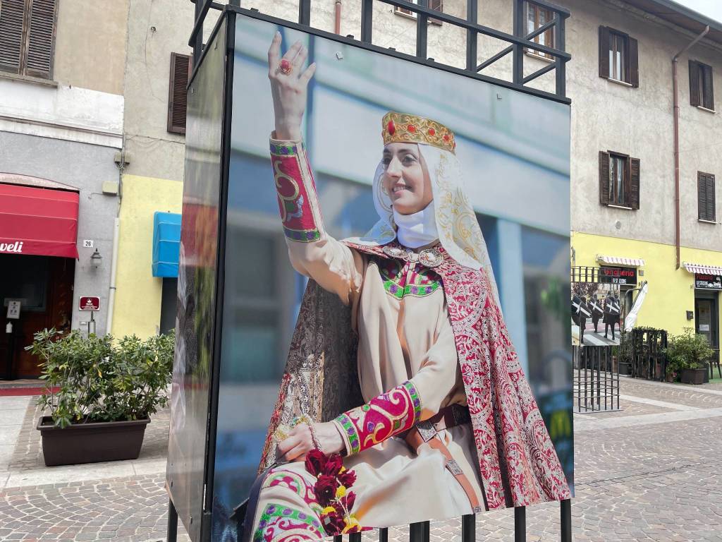 Le immagini del Palio di Legnano in una galleria espositiva all'aperto