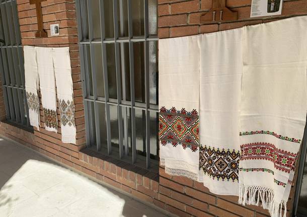 Le uova colorate dei bimbi ucraini 