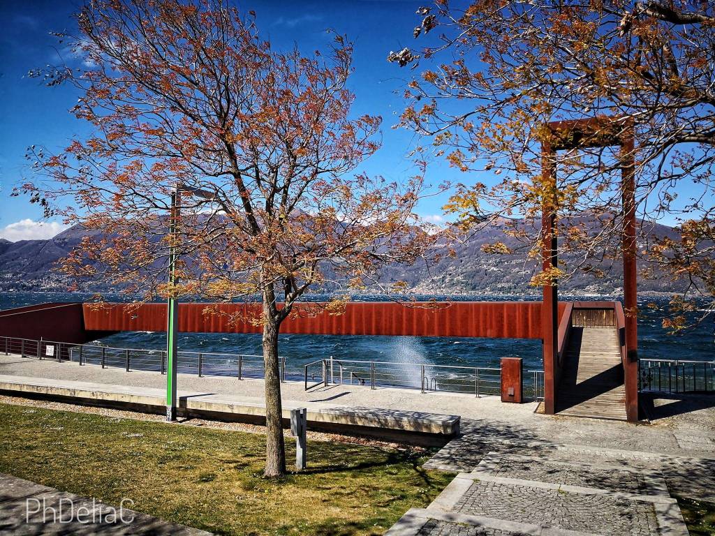 Luino Lungolago ventoso