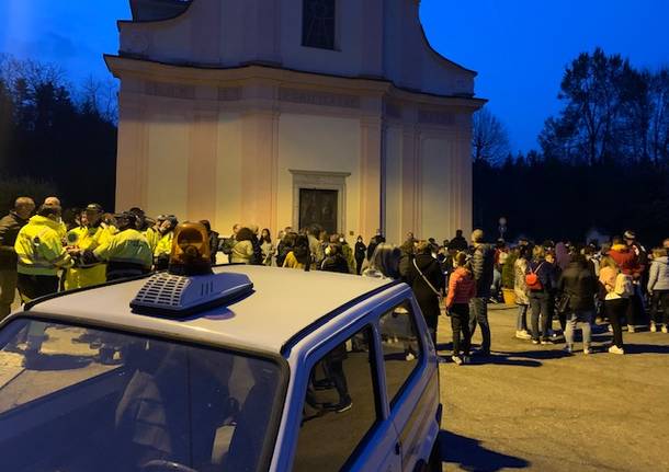 Uccide i figli e poi si toglie la vita a Mesenzana