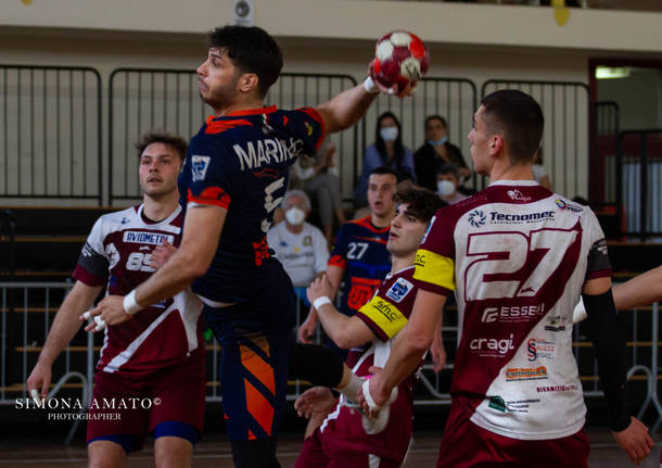 Pallamano Cassano Magnago VS Teamnetwork Albatro - 9/04 foto di Simona Amato