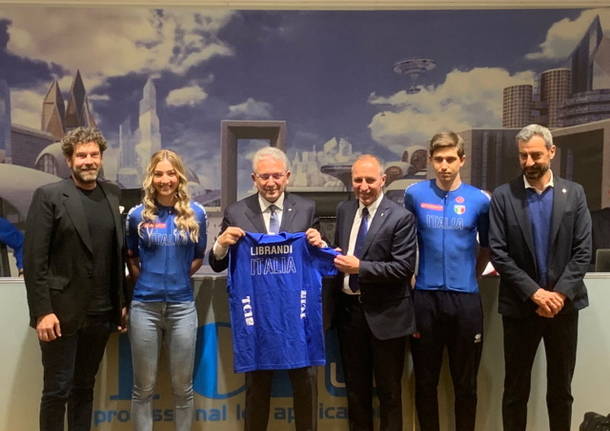 presentazione maglia nazionale di ciclismo saronno TCI