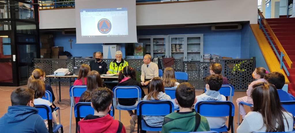 protezione civile a scuola a buguggiate