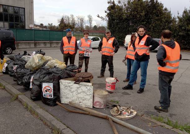 Sabato di grandi pulizie nella zona industriale di Gallarate