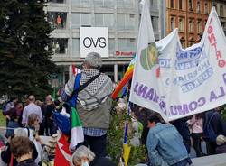 Un corteo in centro per la Varese che ripudia laguerra
