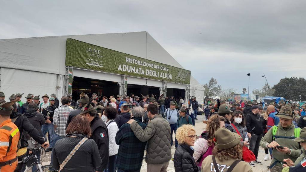 Alpini varesini in trasferta a Rimini per l'Adunata Nazionale numero 93