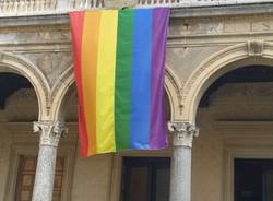 Bandiera arcobaleno a Saronno