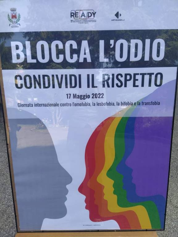 Bandiera arcobaleno a Saronno